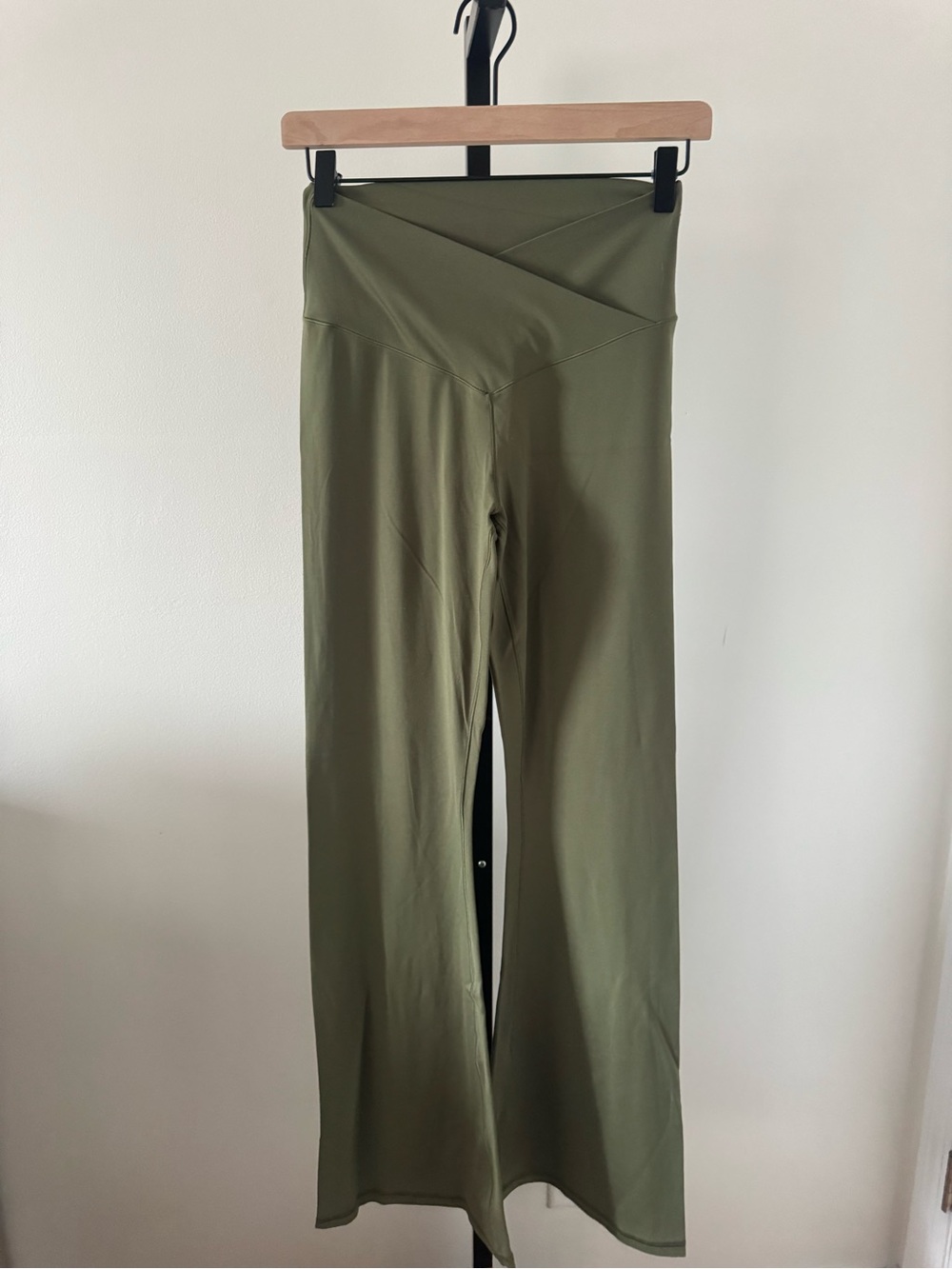Aerie Offline High-Rise Crossover Flare Leggings